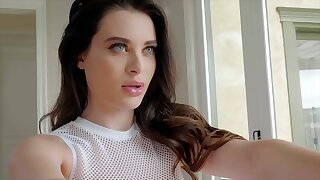 Warm brunette stunner (Honour) takes all the money and a huge detect - Brazzers